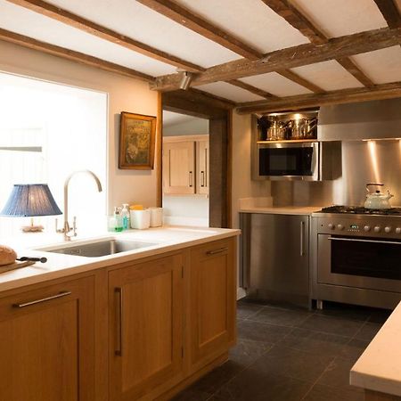 Navigation Cottage On The Historic Sea Lock Overlooking The Nature Reserve Maldon Bagian luar foto