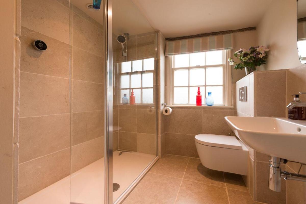 Navigation Cottage On The Historic Sea Lock Overlooking The Nature Reserve Maldon Bagian luar foto